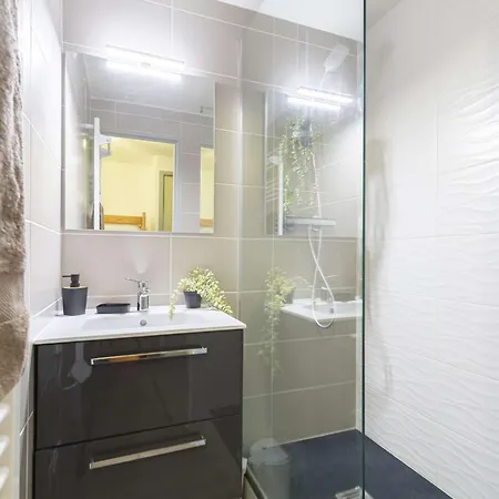 Apartment Confortable Pres Telepherique, Garage Prive - Fr-1-296-521 *